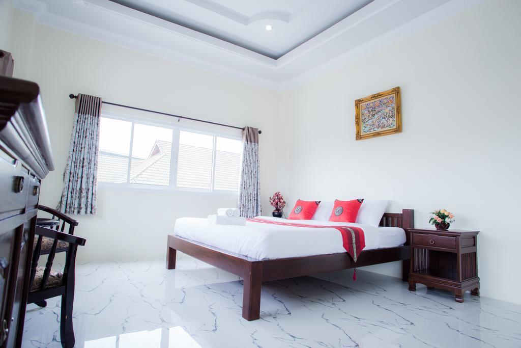 Hotel Reun Pon Aek Chiang Rai Esterno foto
