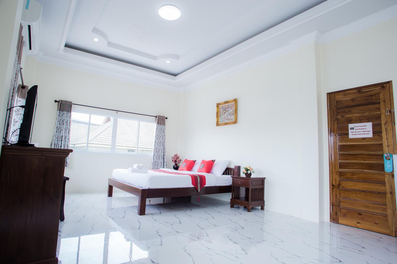 Hotel Reun Pon Aek Chiang Rai Esterno foto