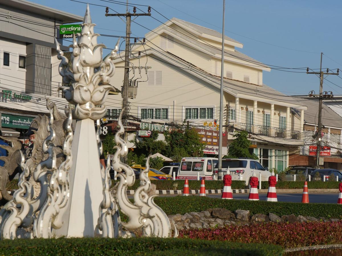 Hotel Reun Pon Aek Chiang Rai Esterno foto