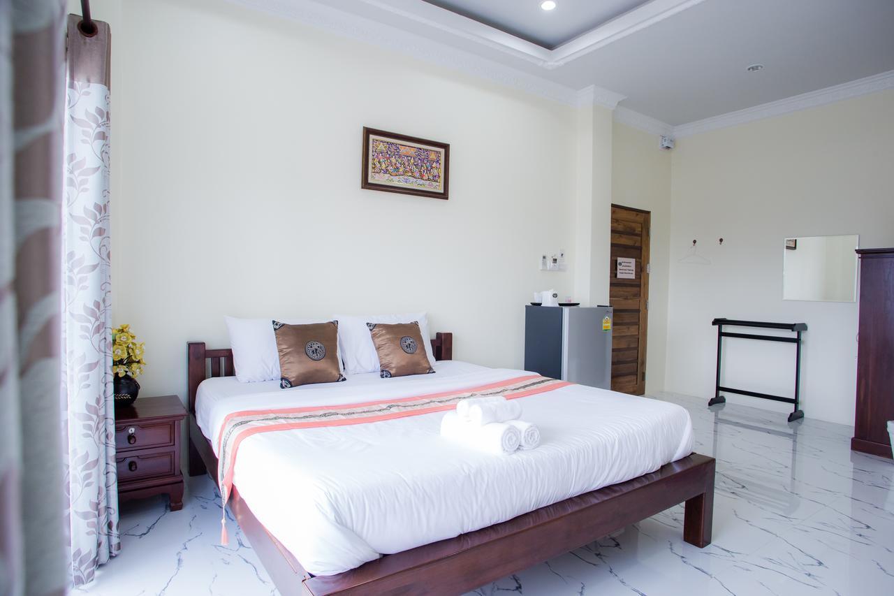 Hotel Reun Pon Aek Chiang Rai Esterno foto