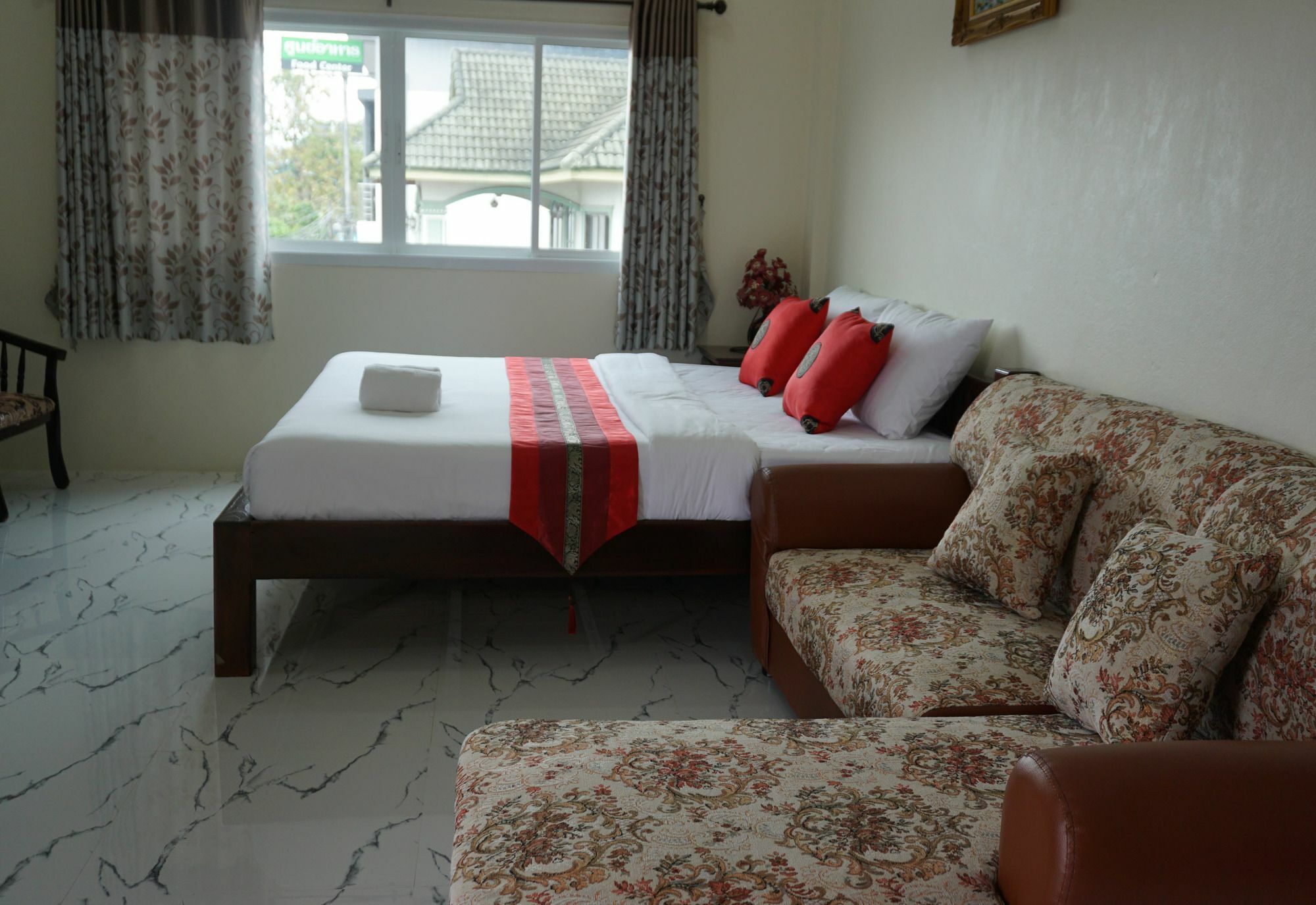 Hotel Reun Pon Aek Chiang Rai Esterno foto